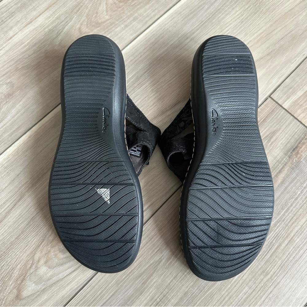 Clarks Laurieann Gema Black Floral Thong Sandals Comfort Adjustable Women’s 9 - Picture 4 of 13